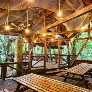 WAIKIKI VIP LOUNGE – Tiki Bar Stil (bis 20 Personen)